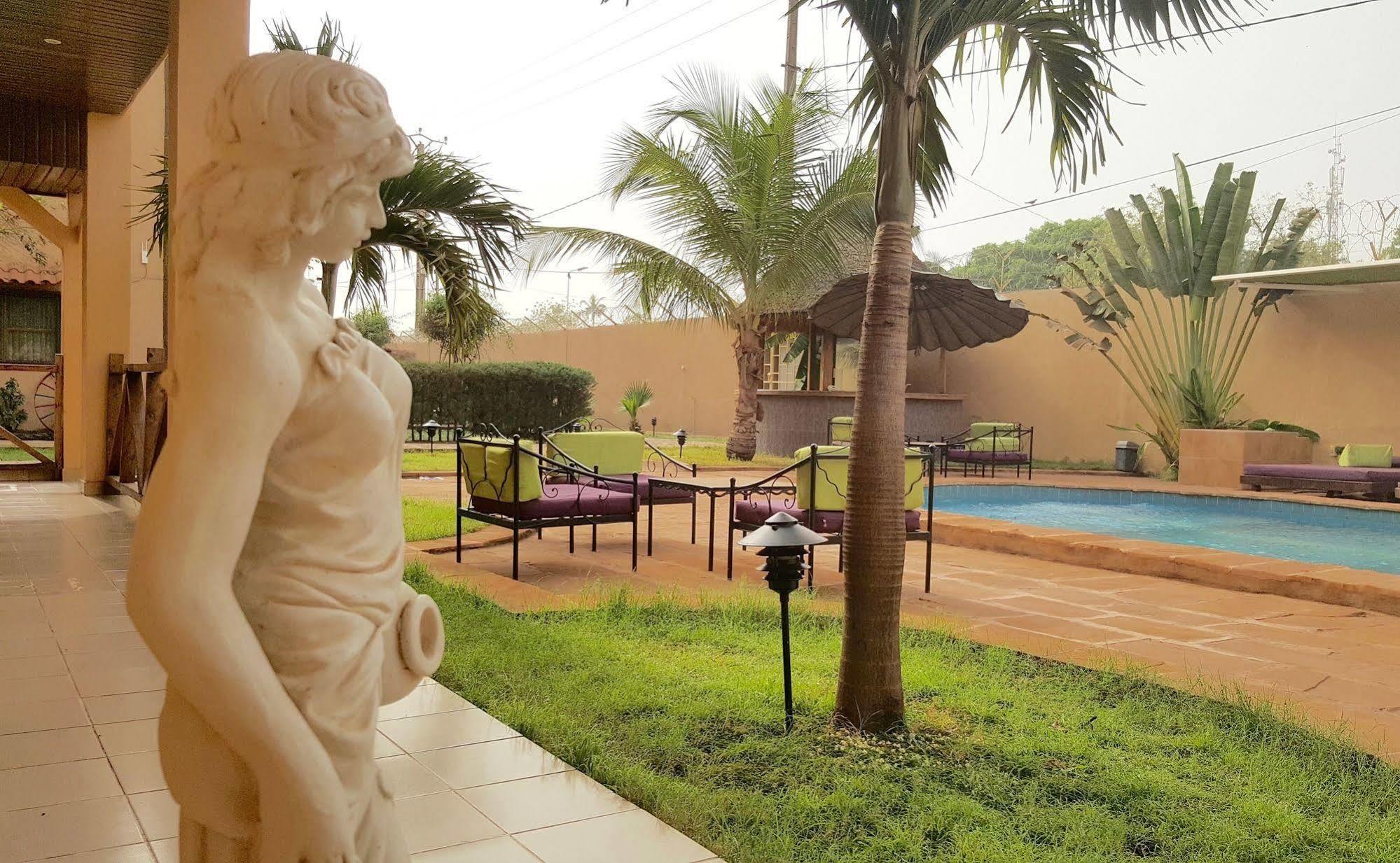 Hotel La Coccinelle Bamako Exterior photo